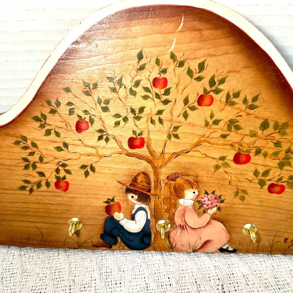 Vintage Wooden Hand painted Primitive Rustic Wall Hook Decor w/Apple Tree Design - Picture 5 of 8